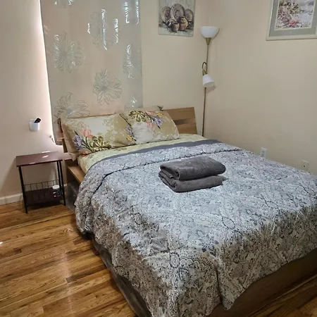 Honey Queen Room 5